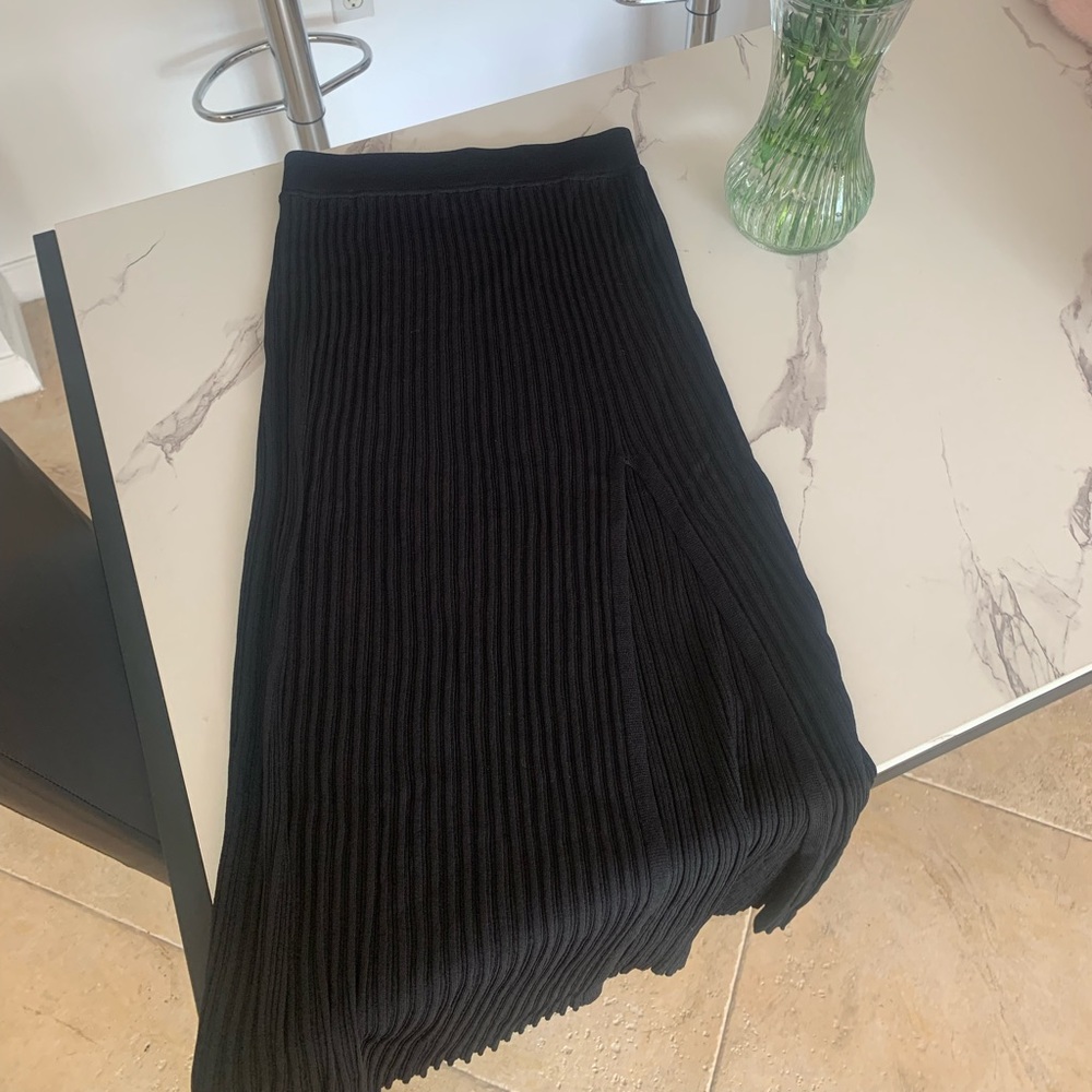 Aritzia Wilfred Black Ribbed Midi Slit Skirt